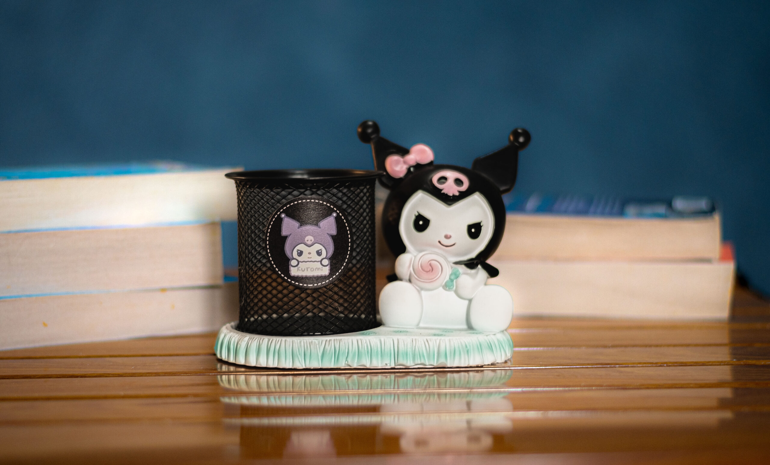 Kuromi pen holder