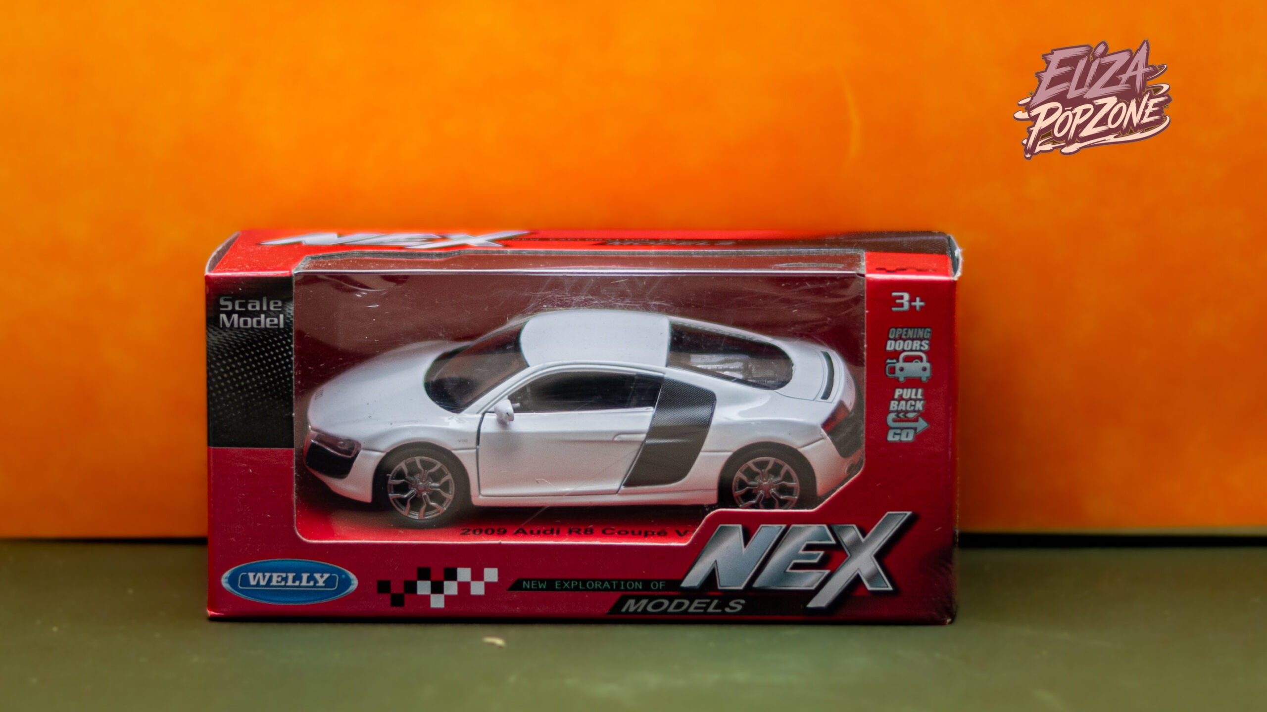 Audi R8 Coupe 1:32